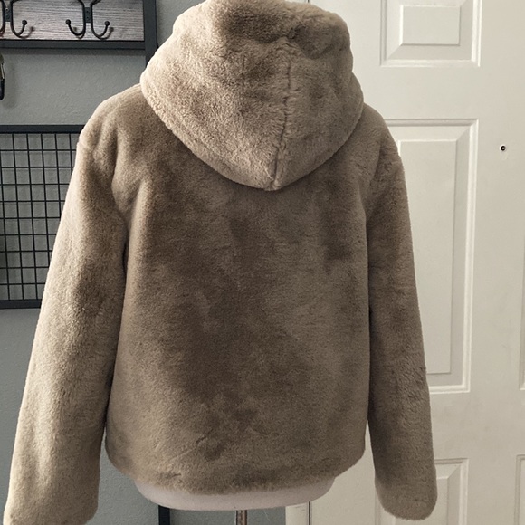 NWOT New Mango MNG Faux Fur Hooded Coat XS Neutral Tan - Picture 3 of 6